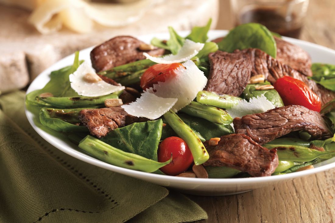 Recept: Biefstuk, sperziebonen en tomatensalade