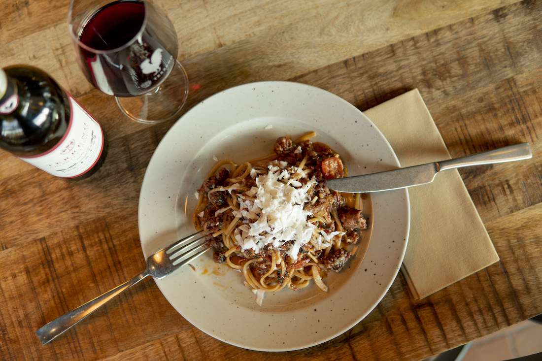 Recept: Pasta met salsiccia, venkel en rode wijn