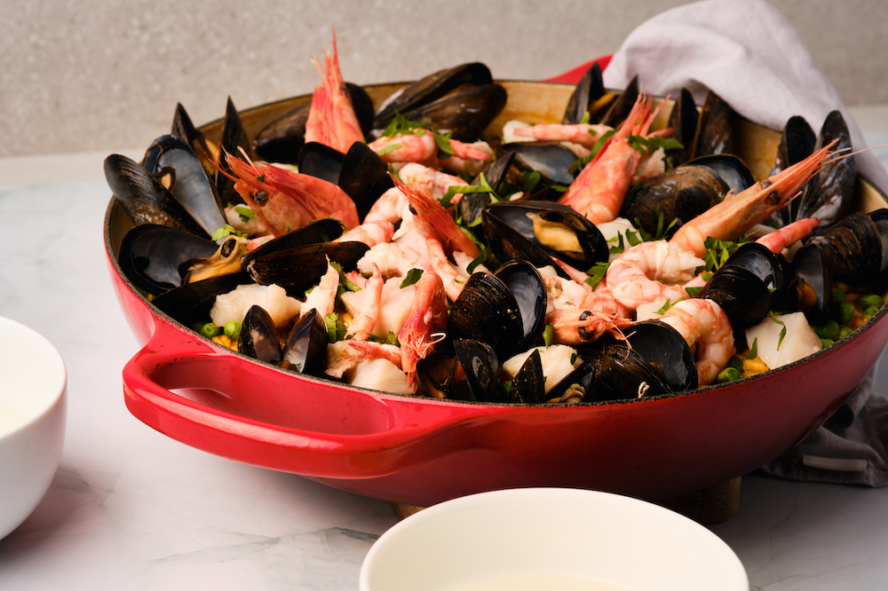 Paella met zeevruchten á la Spanje