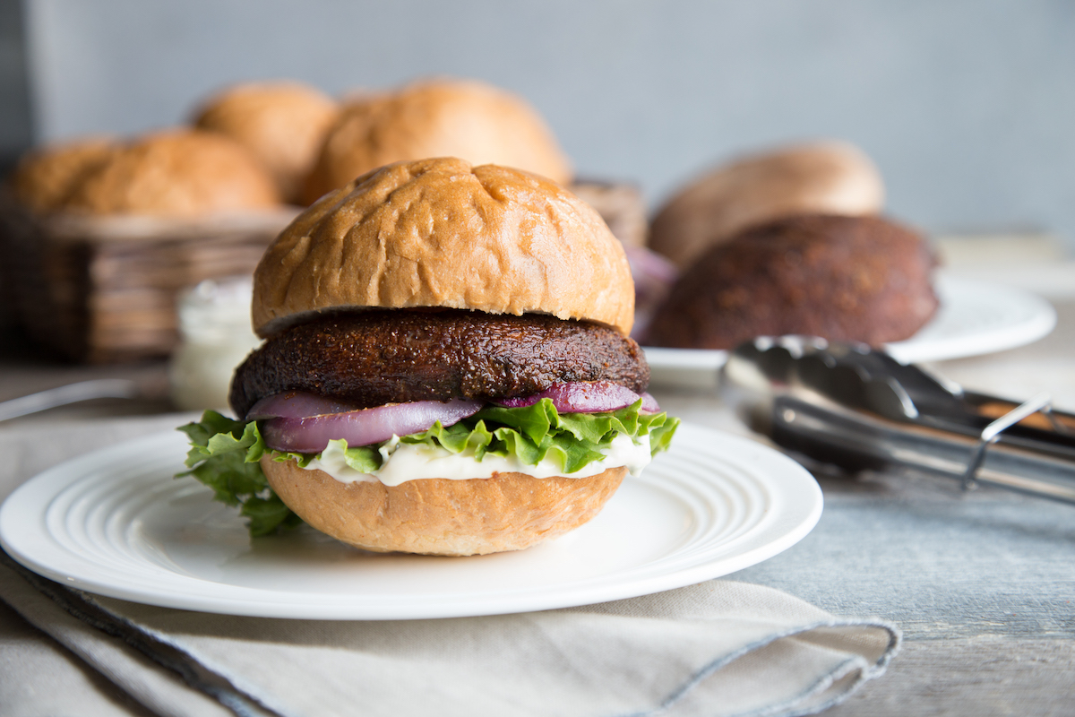 Gegrilde Portabella Burgers met knoflook mayo
