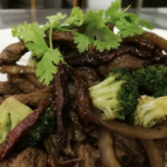 Recept: roergebakken biefstuk en broccoli