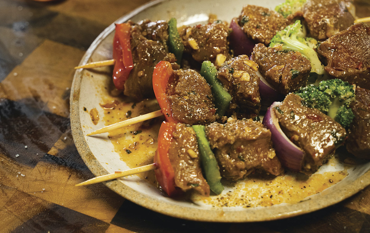 Geglazuurde beef kebabs met sinaasappel en harissa