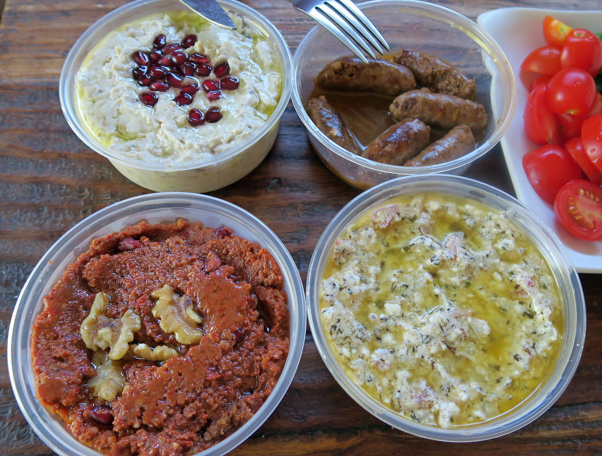 Griekse meze: Mediterrane voorgerechten voor warme zomeravonden