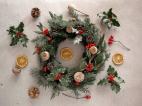 Hoe maak je een kerstkrans in 1, 2, 3 stappen?